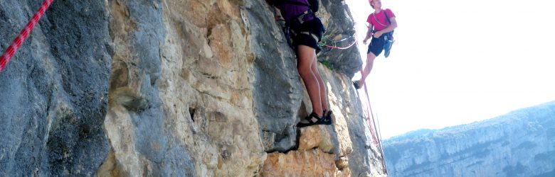 Adrien et Eric dans la 2ème longueur de Désirée, 5c