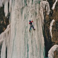 Bernard Gravier dans le Cigare des Moulins à la Grave Cascade de glace