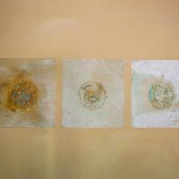 "Les petites Univers" de Dom, chambre du 1er étage chambre d'hôtes Entre Ciel et Pierres Vercors