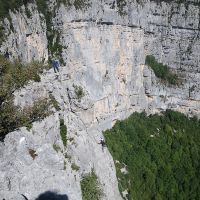 Presles: au sommet de La Rampe des Commères, dernière longueur 5c Stage d'escalade grandes voies falaise de Presles