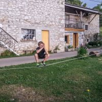C'est bien la première fois qu'on le voit prier slackline
