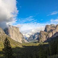 Majestueux Parc National du Yosémite, à gauche le mythique Big Wall Escalade dans le Yosémite