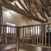 Une charpente d'origine magnifique en chêne datant d'une centaine d'années...ou plus? Gîte 4 places à louer Vercors