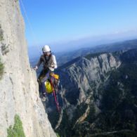 Manikia: Victor équipe la dernière longueur de Bouc et Mystère
